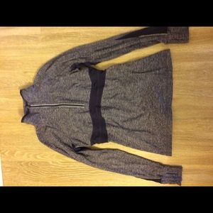 Lululemon pullover, size small